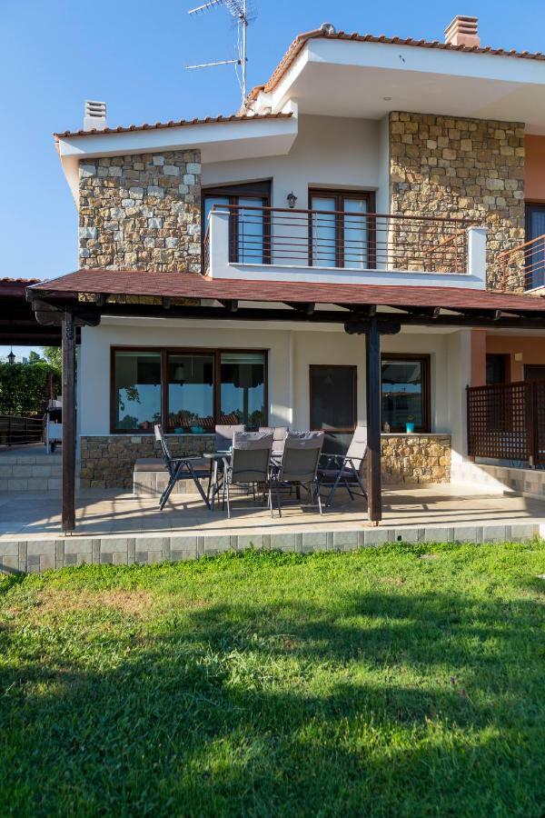 Villa Kristin 2 - 2Min Walk To Great Sandy, Shallow Beach Нікіті Екстер'єр фото